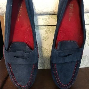 White mountain driving mocassins like new!